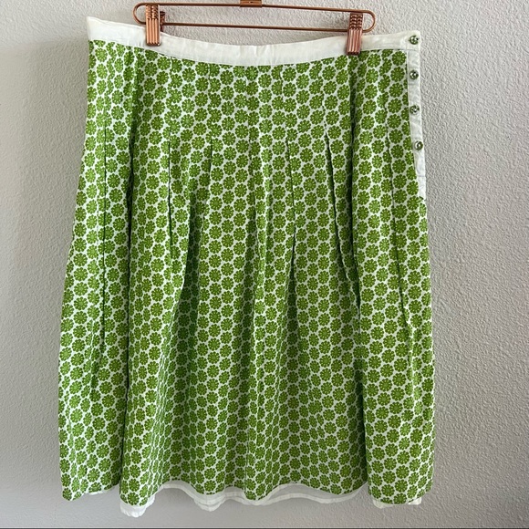 Boden Skirts Boden Green Printed Retro Vibe Floral Pleated Skirt